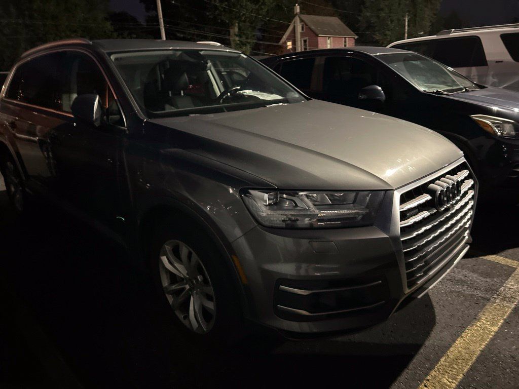 Used 2018 Audi Q7 3.0T Premium Plus w/ Premium Plus Package AWD/4WD image 2