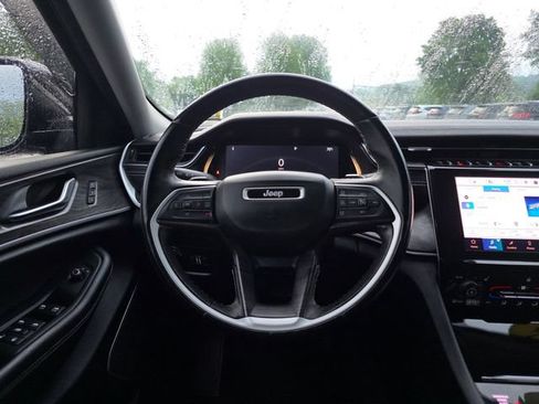 Used 2022 Jeep Grand Cherokee L Limited AWD/4WD image 24