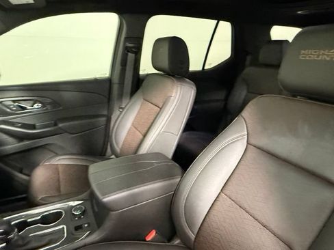 Used 2023 Chevrolet Traverse High Country FWD image 31