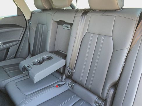 Used 2025 Audi Q5 Premium w/ Convenience Package AWD/4WD image 17
