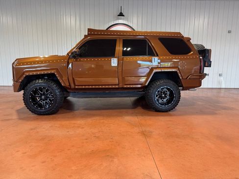 Used 2016 Toyota 4Runner SR5 image 2