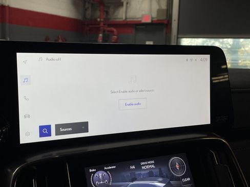 Used 2025 Lexus LX 700h Overtrail image 31