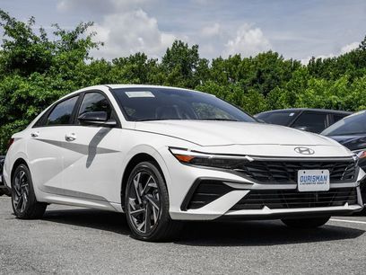 New 2025 Hyundai Elantra SEL