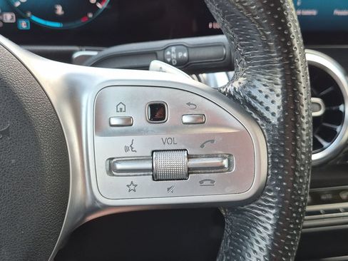 Used 2020 Mercedes-Benz GLB 250 4MATIC image 13