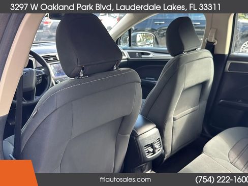 Used 2020 Ford Fusion SE image 29