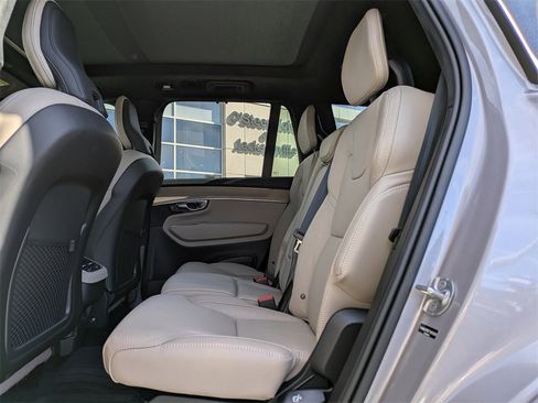 Used 2026 Volvo XC90 B6 Ultra w/ Lounge Package image 17