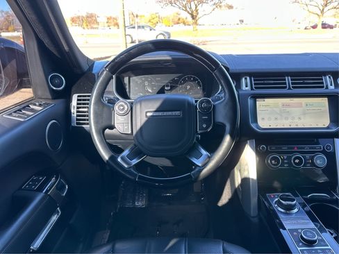 Used 2017 Land Rover Range Rover HSE image 16