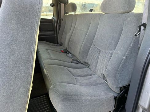 Used 2005 Chevrolet Silverado 2500 LS image 18