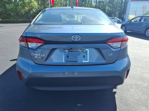 Used 2025 Toyota Corolla LE image 2
