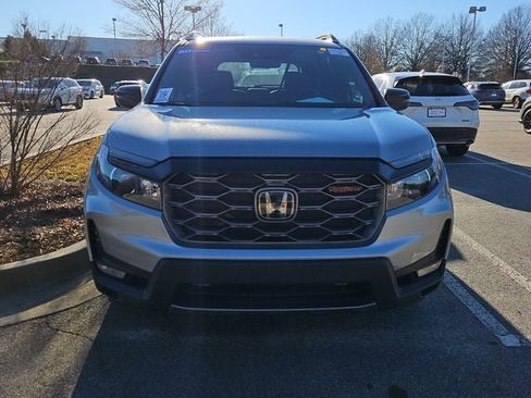 Used 2023 Honda Passport TrailSport image 3