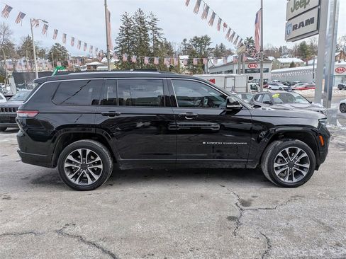 Used 2023 Jeep Grand Cherokee L Overland image 5