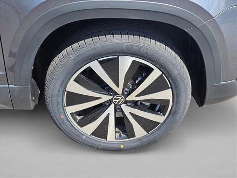 Used 2022 Volkswagen Taos SE AWD/4WD image 9