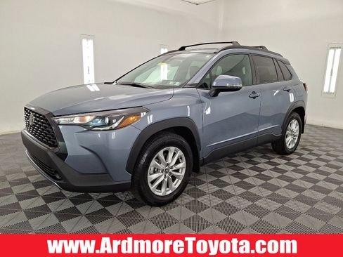 Certified 2023 Toyota Corolla Cross LE AWD/4WD image 1