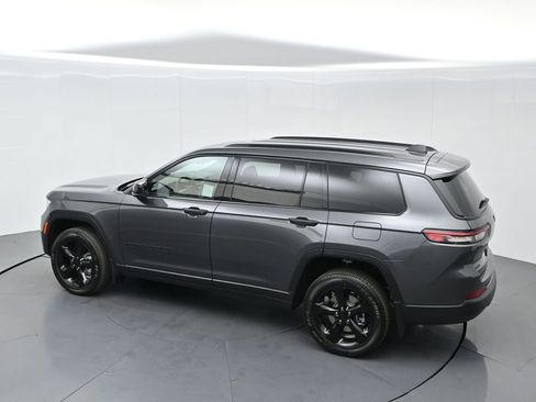 New 2025 Jeep Grand Cherokee L Altitude image 60