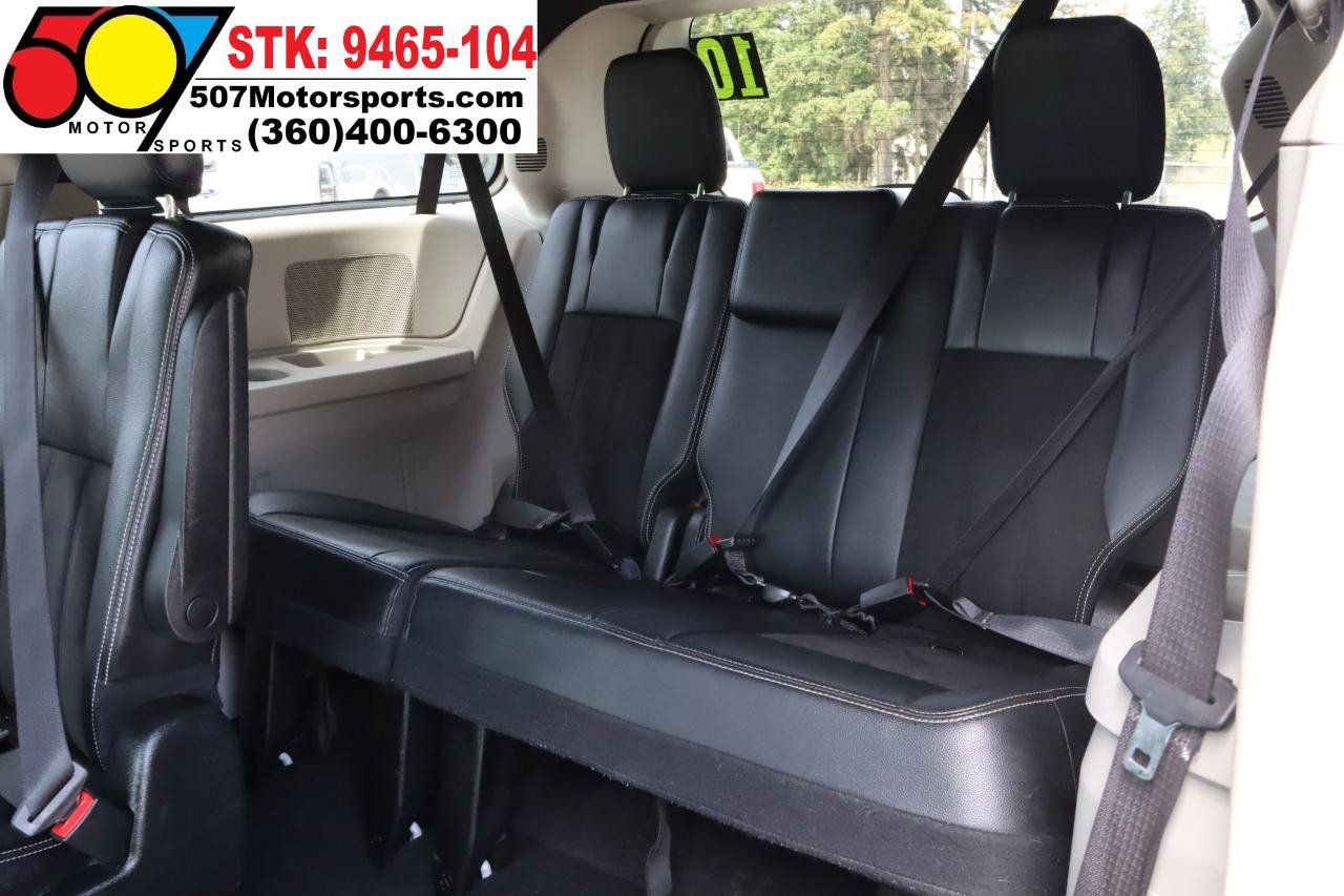 Used 2019 Dodge Grand Caravan SXT FWD image 14