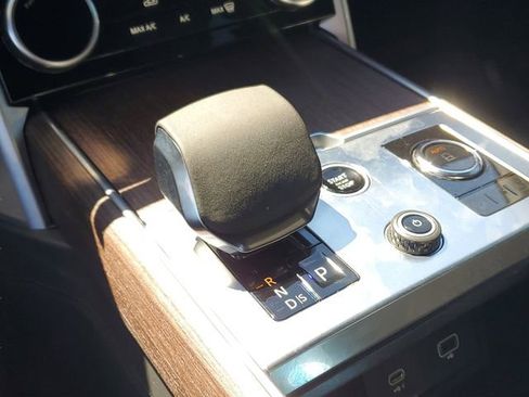 Used 2023 Land Rover Range Rover SE image 29