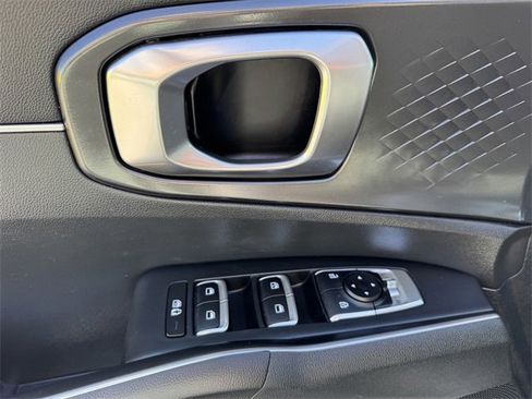 Used 2022 Kia Sorento S w/ Panoramic Sunroof Package image 17