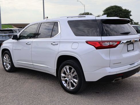 Used 2021 Chevrolet Traverse High Country FWD image 9