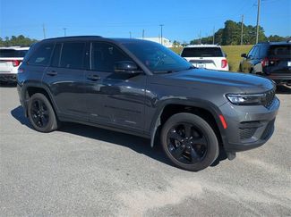 Used 2024 Jeep Grand Cherokee Altitude video 2