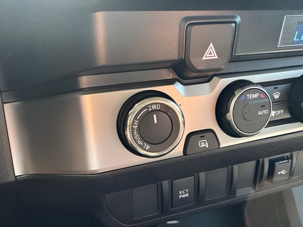 Used 2022 Toyota Tacoma SR AWD/4WD image 23