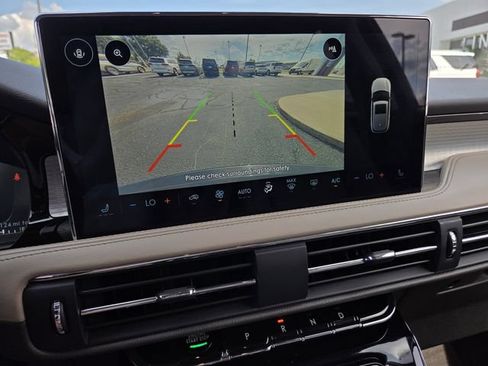 Used 2023 Lincoln Corsair FWD image 12