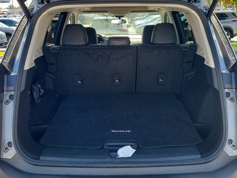 Certified 2023 Nissan Rogue SV w/ SV Premium B Package FWD image 6