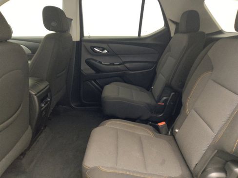 Used 2021 Chevrolet Traverse LT FWD image 18