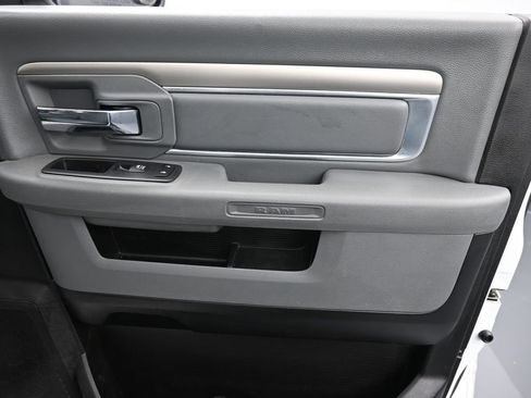 Used 2019 RAM 1500 Classic SLT image 16