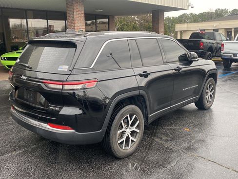 Certified 2023 Jeep Grand Cherokee Limited image 5