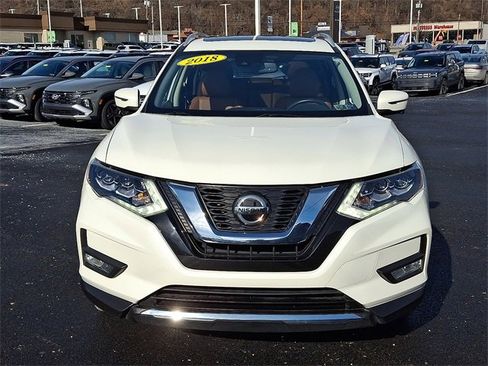 Used 2018 Nissan Rogue SL w/ Premium Package image 2