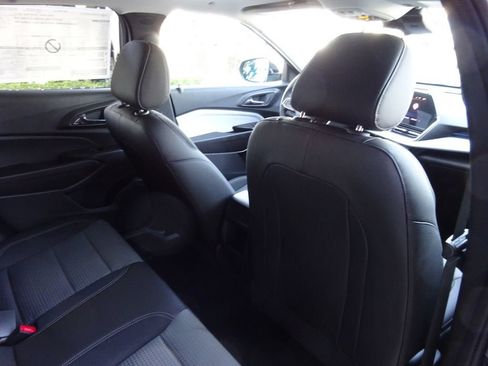 New 2026 Chevrolet Trax LT w/ Sunroof Package FWD image 21