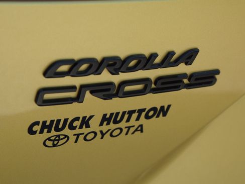 Used 2023 Toyota Corolla Cross AWD Hybrid image 17