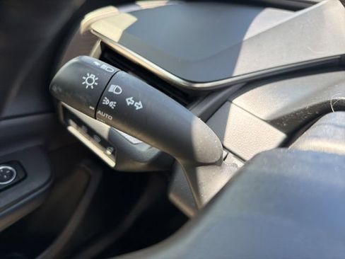 Used 2024 Toyota Prius XLE FWD image 23