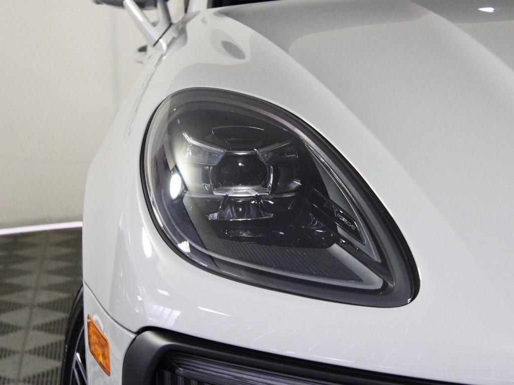 Certified 2026 Porsche Macan S AWD/4WD image 11