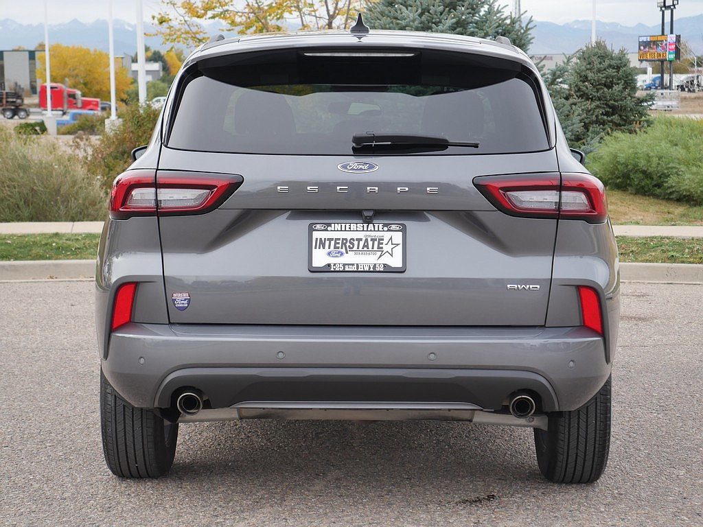 Used 2024 Ford Escape ST-Line w/ Tech Pack #1 AWD/4WD image 4