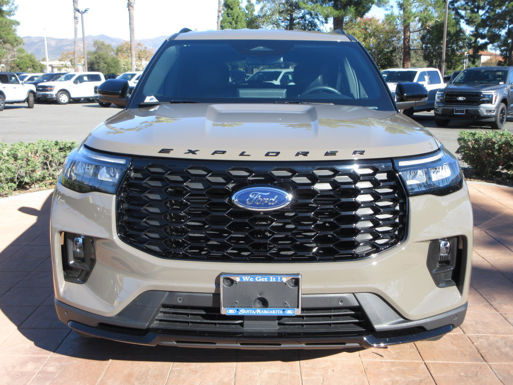 Certified 2026 Ford Explorer ST-Line w/ ST-Line Street Pack RWD image 8