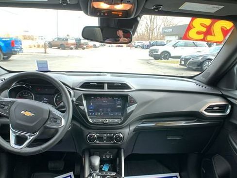 Used 2023 Chevrolet TrailBlazer ACTIV w/ Sun and Liftgate Package AWD/4WD image 21
