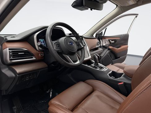 Used 2024 Subaru Outback Touring AWD/4WD image 10