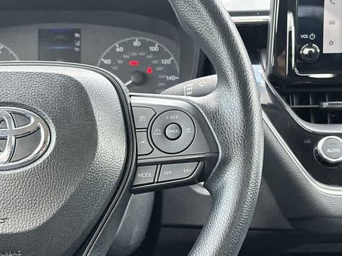Used 2025 Toyota Corolla LE w/ LE Premium Package FWD image 9