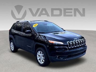 Used 2018 Jeep Cherokee Latitude Plus w/ Comfort/Convenience Group