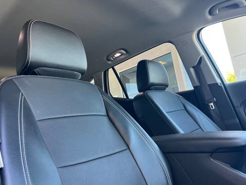 Used 2024 GMC Terrain SLT AWD/4WD image 22