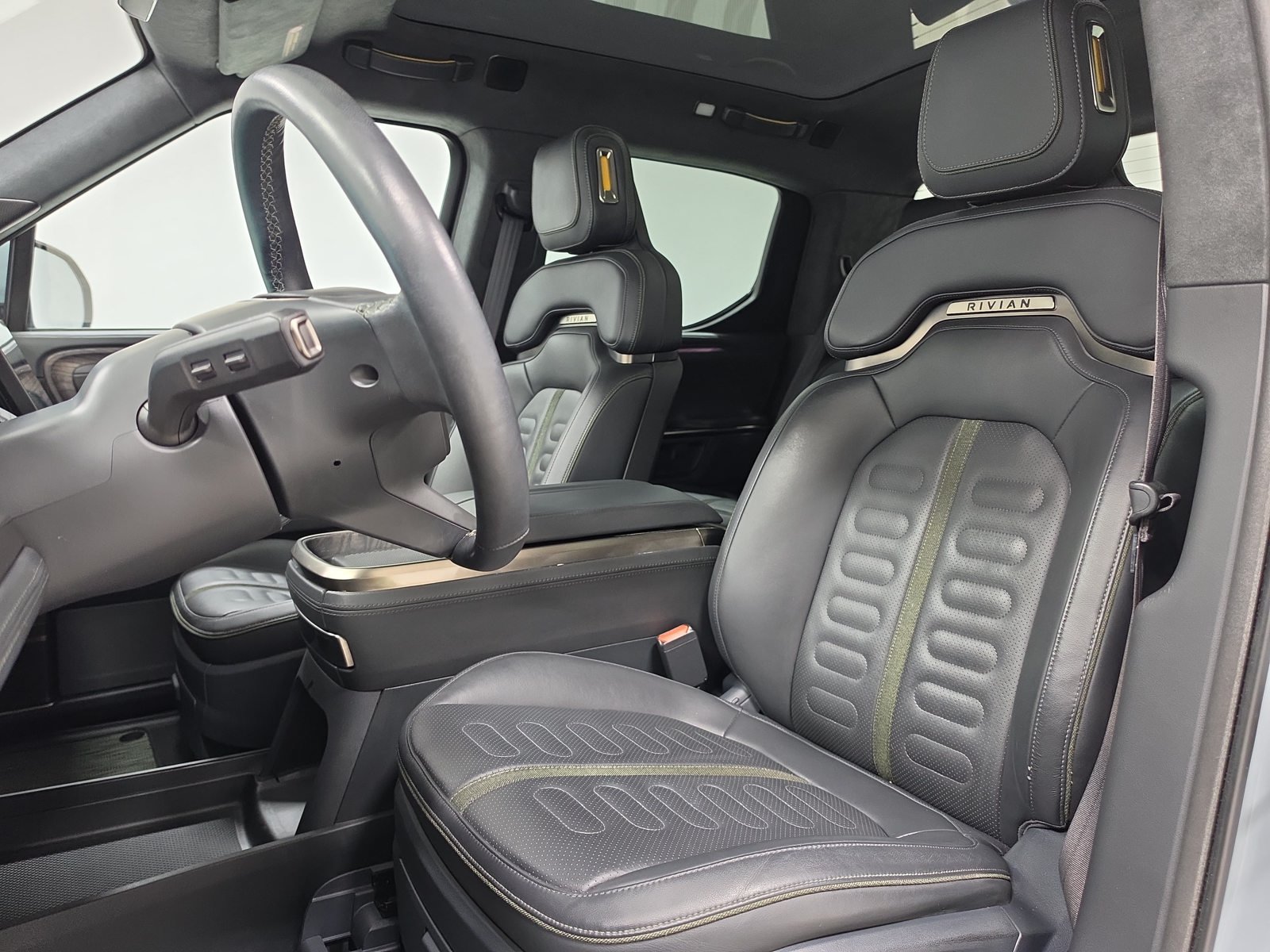 Used 2022 Rivian R1T Launch Edition AWD/4WD image 21