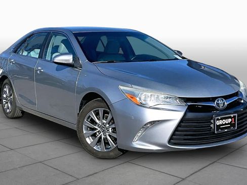 Used 2015 Toyota Camry XLE FWD image 3