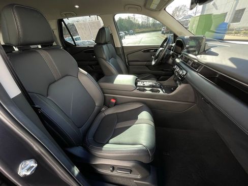 Certified 2025 Honda Pilot EX-L image 32