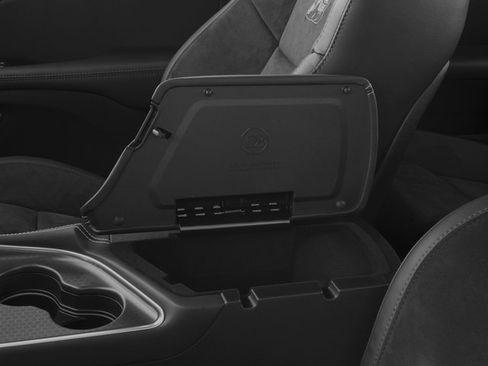 Used 2016 Dodge Challenger R/T Scat Pack w/ Leather Interior Group RWD image 18