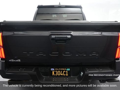 Used 2025 Toyota Tacoma SR5 AWD/4WD image 7