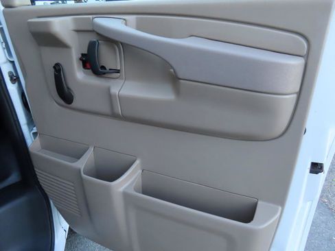 Used 2012 Chevrolet Express 2500 RWD image 21