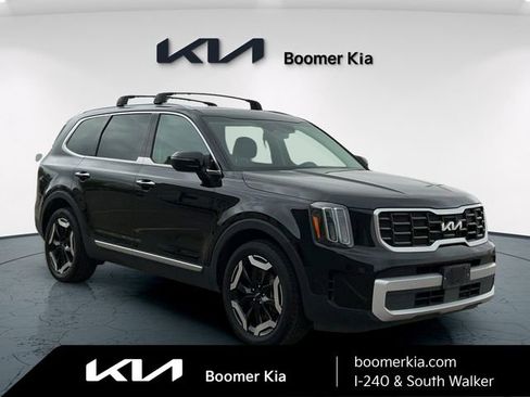 Certified 2025 Kia Telluride S image 3