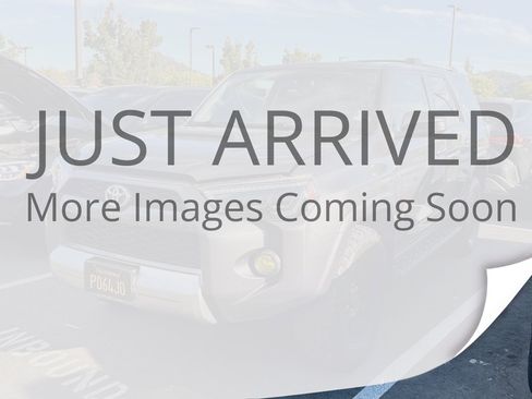Used 2018 Toyota 4Runner TRD Off-Road AWD/4WD image 3