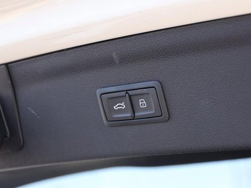 Used 2018 Audi Q3 2.0T Premium w/ Convenience Package image 8